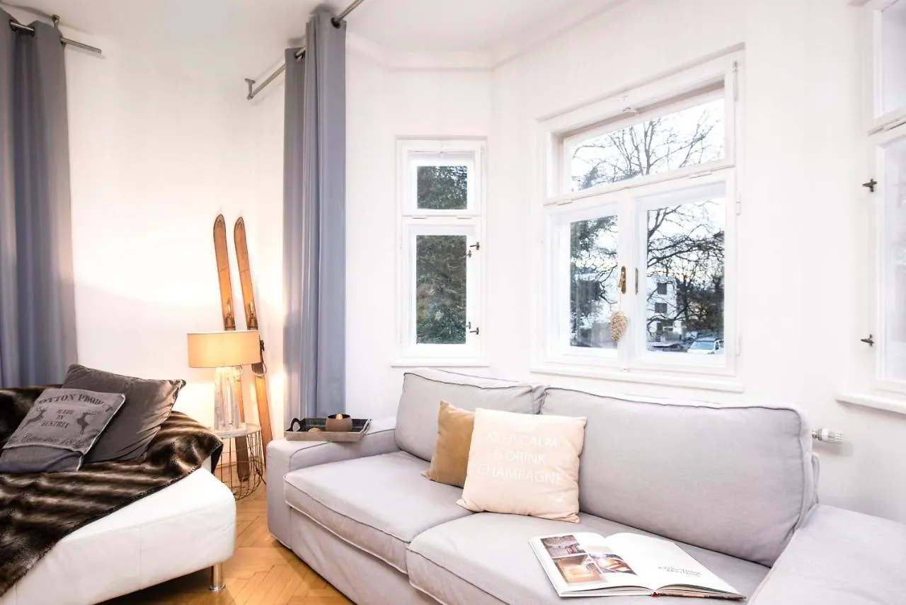 Villa Family Wellhouse Green Garden Direct In Salzburg, Sunny Big Garden, Up To 16 Pax, Bikes For Free, Bbq, Sunbeds, Parking For Free, 15 Min Sound Of Music