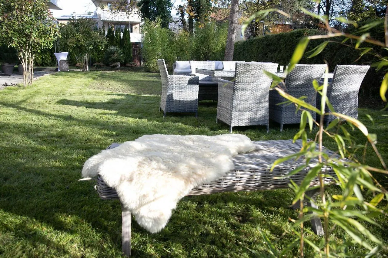 Family Wellhouse Green Garden Direct In Salzburg, Sunny Big Garden, Up To 16 Pax, Bikes For Free, Bbq, Sunbeds, Parking For Free, 15 Min Sound Of Music Austria