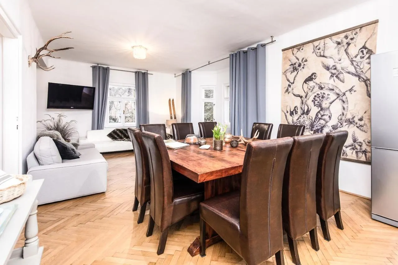 Villa Family Wellhouse Green Garden Direct In Salzburg, Sunny Big Garden, Up To 16 Pax, Bikes For Free, Bbq, Sunbeds, Parking For Free, 15 Min Sound Of Music