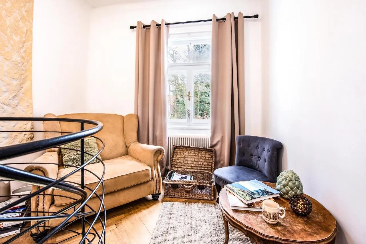 Family Wellhouse Green Garden Direct In Salzburg, Sunny Big Garden, Up To 16 Pax, Bikes For Free, Bbq, Sunbeds, Parking For Free, 15 Min Sound Of Music Villa