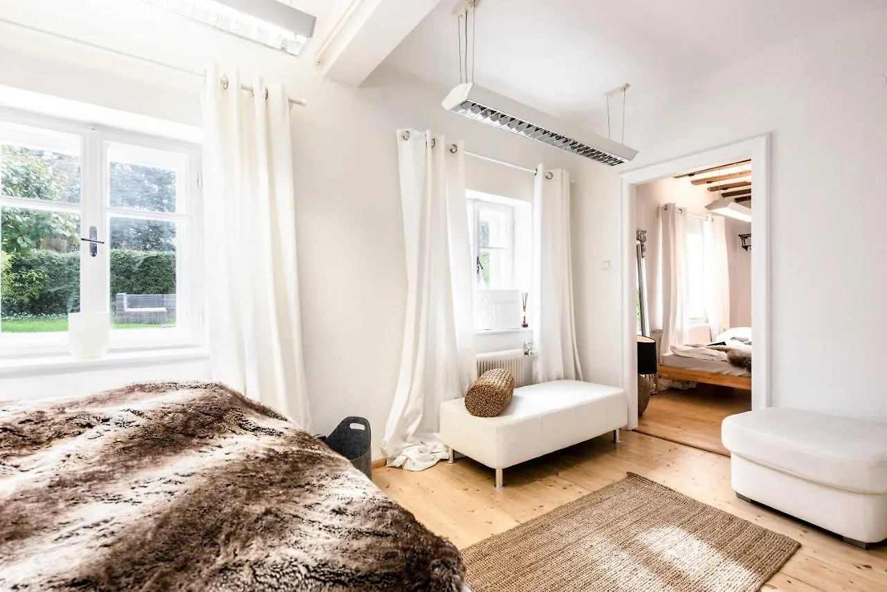 Villa Family Wellhouse Green Garden Direct In Salzburg, Sunny Big Garden, Up To 16 Pax, Bikes For Free, Bbq, Sunbeds, Parking For Free, 15 Min Sound Of Music