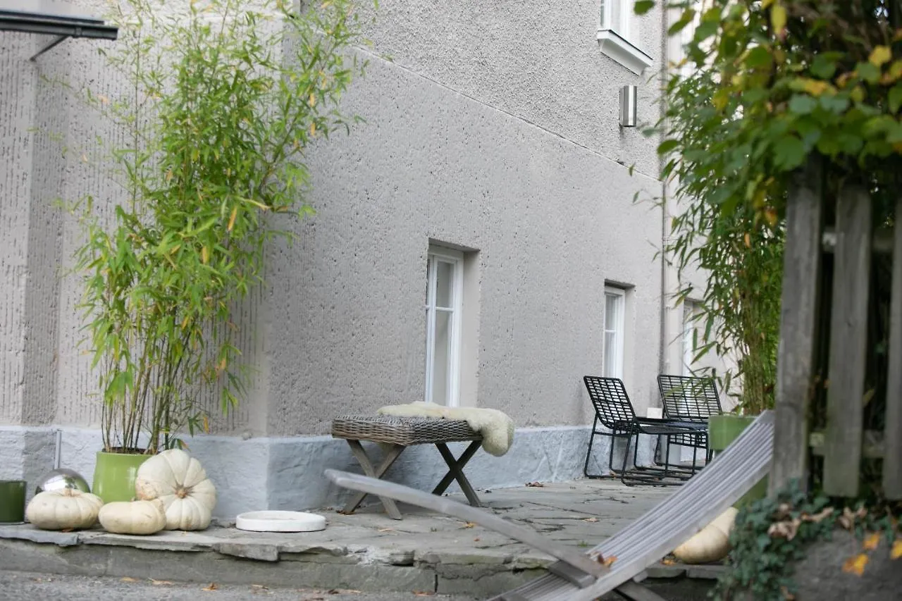 Villa Family Wellhouse Green Garden Direct In Salzburg, Sunny Big Garden, Up To 16 Pax, Bikes For Free, Bbq, Sunbeds, Parking For Free, 15 Min Sound Of Music