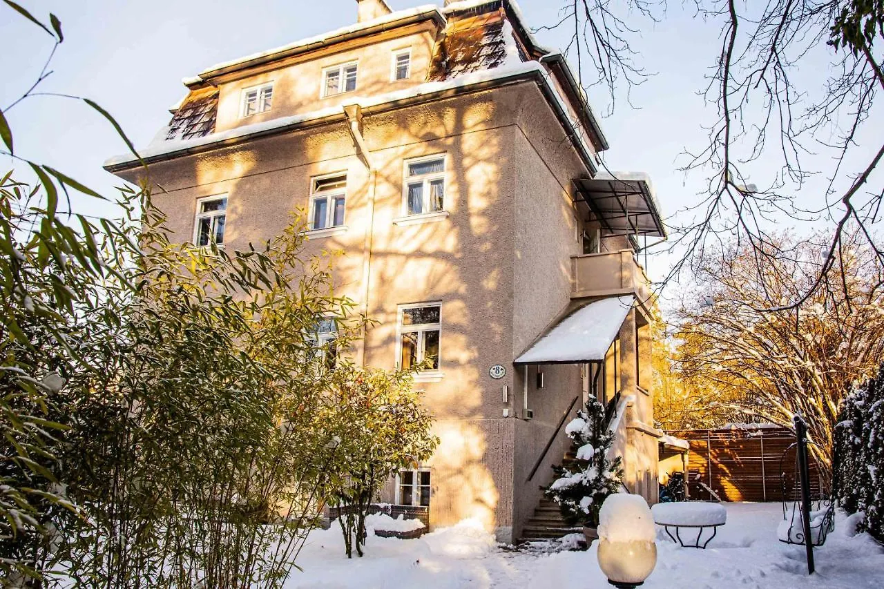 Villa Family Wellhouse Green Garden Direct In Salzburg, Sunny Big Garden, Up To 16 Pax, Bikes For Free, Bbq, Sunbeds, Parking For Free, 15 Min Sound Of Music Austria