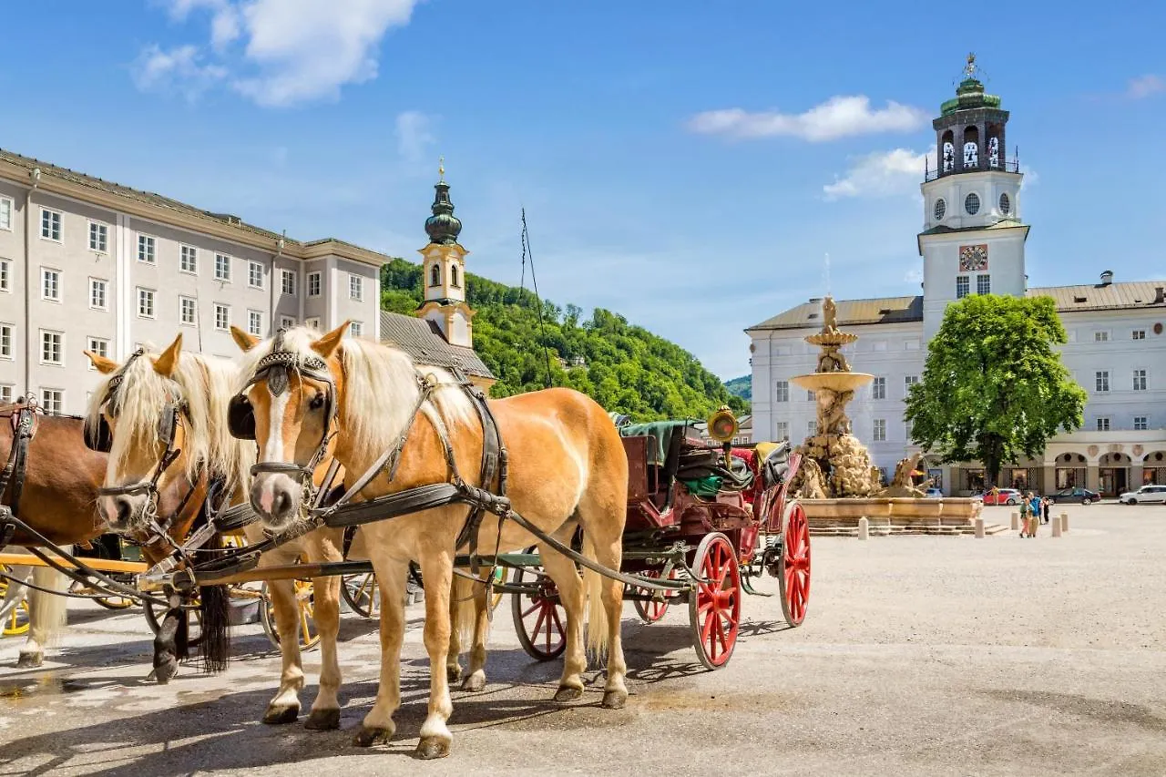 Family Wellhouse Green Garden Direct In Salzburg, Sunny Big Garden, Up To 16 Pax, Bikes For Free, Bbq, Sunbeds, Parking For Free, 15 Min Sound Of Music