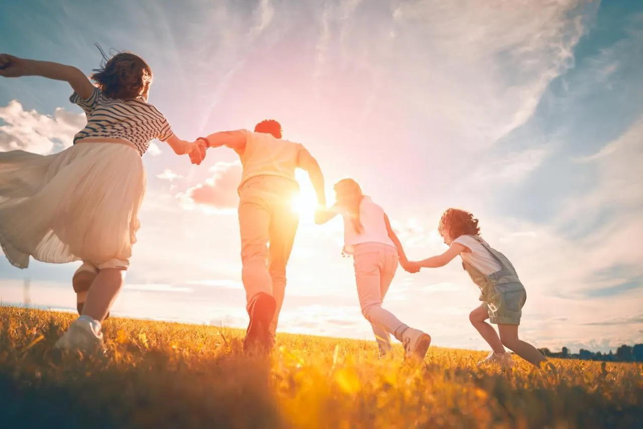 Family Wellhouse Green Garden Direct In Salzburg, Sunny Big Garden, Up To 16 Pax, Bikes For Free, Bbq, Sunbeds, Parking For Free, 15 Min Sound Of Music 0*, Salzburgo