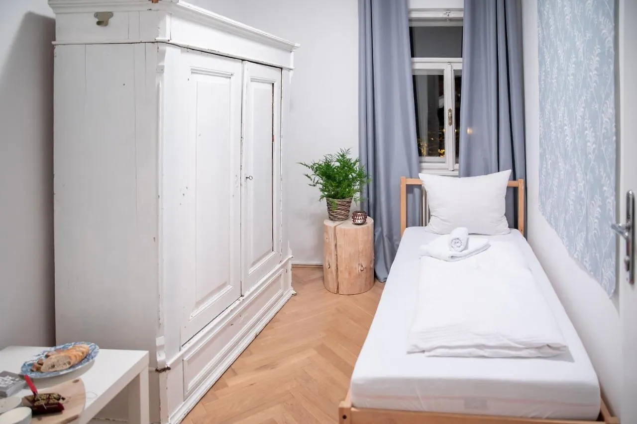 Family Wellhouse Green Garden Direct In Salzburg, Sunny Big Garden, Up To 16 Pax, Bikes For Free, Bbq, Sunbeds, Parking For Free, 15 Min Sound Of Music Villa